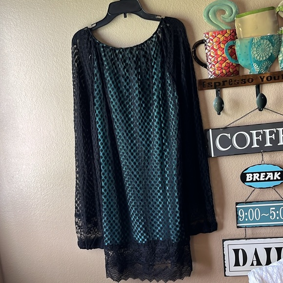 Women’s top - Picture 4 of 9